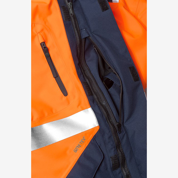 道路巡检服EN20471认证透气RET<12透湿指数防水拉链口袋特写